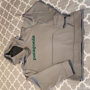 Patagonia hoodie size M